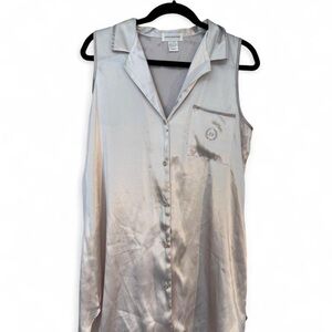 Jones New York Silver Sleeveless Button Down Blouse